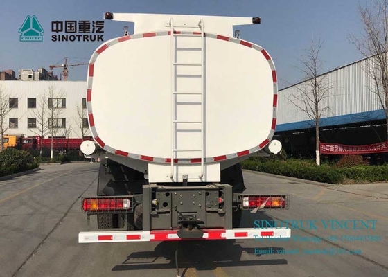 당신의 필요를 위한 SINOTRUK HOWO 371HP 연료 탱크차 26 세제곱 미터 260000Liters