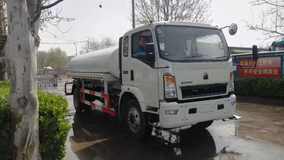 시노트루크 가벼운 모델 8000L 물운반차 4x2 3유로 발행
