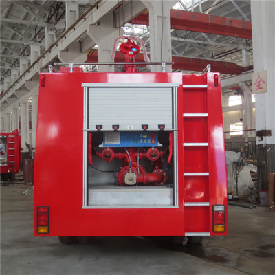 트럭과 싸우는 빨강 140KW 5000L 동풍 4*2 화재