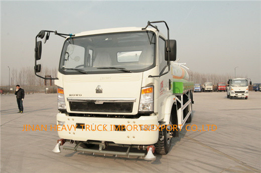 SINOTRUK 빛 호워 물뿌림차 트럭 50000 리터 소방 트럭 저수 탱크