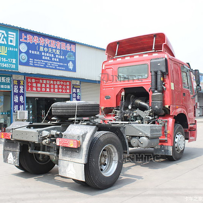 Sinotruk Howo 400L Tanker Diesel Tractor Truck 4x2 102km/h