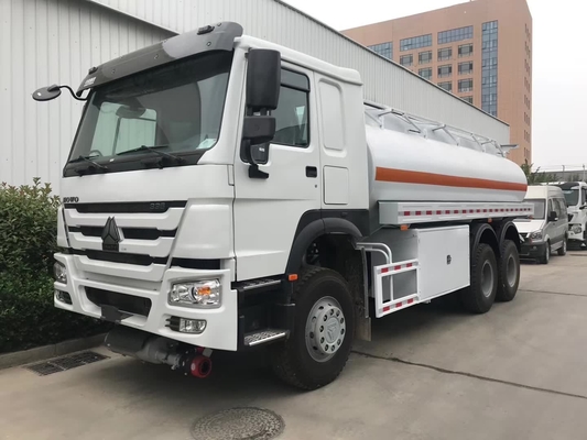 시노트루크 LHD 기름 연료 탱커 트럭 400L 20cbm 371HP