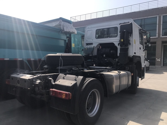 HOWO 4x2는 원동력 트럭 6 Wheeler 290HP 336HP 견인 대표를 운전합니다