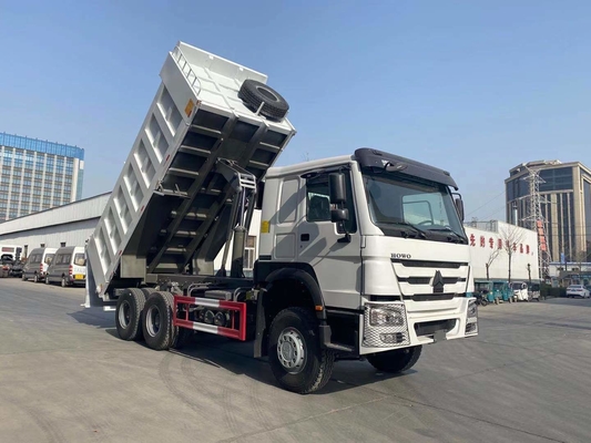 중간 드는 체계 SINOTRUK HOWO 하치장 Truck371HP 6X4 20CBM 적재 25 톤