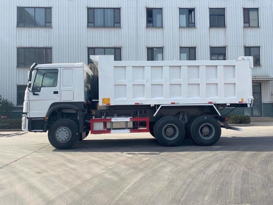 중간 드는 체계 SINOTRUK HOWO 하치장 Truck371HP 6X4 20CBM 적재 25 톤