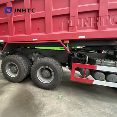 sinotruk 40 톤 howo 덤프 트럭 HC16 hud 감소 차축 300L 연료 탱크