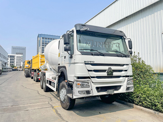 10 바퀴 Sinotruk HOWO 9m3 콘크리트 믹서 트럭