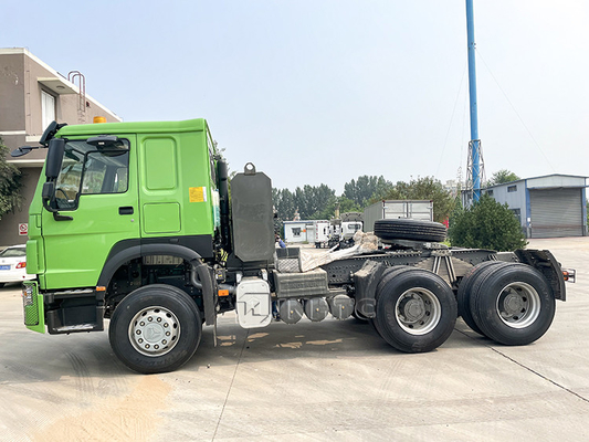 420hp Euro2 LHD Sinotruk Howo 10 휠 트랙터 트럭 50 톤